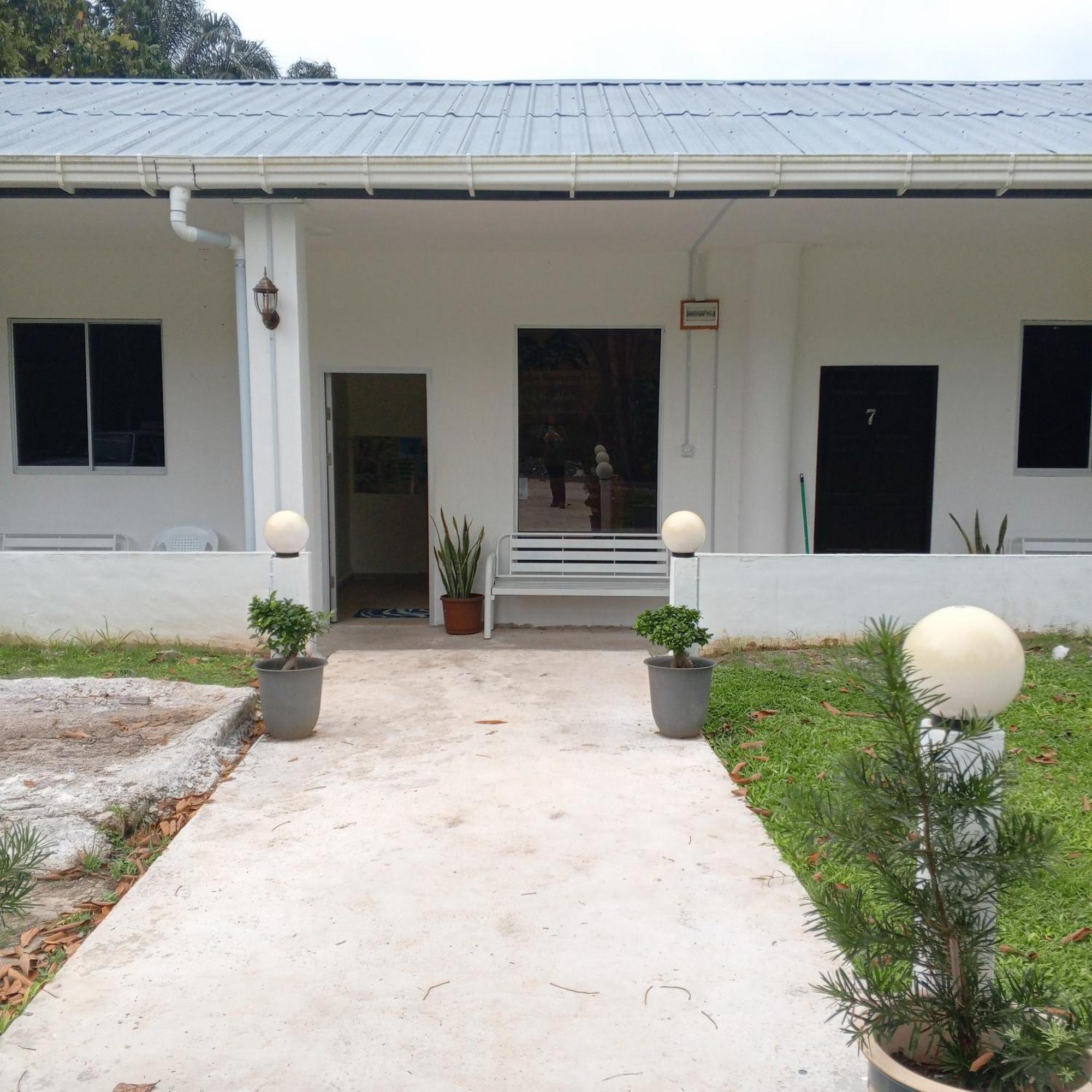 Sukau Tomanggong View Bed & Breakfast Exterior foto