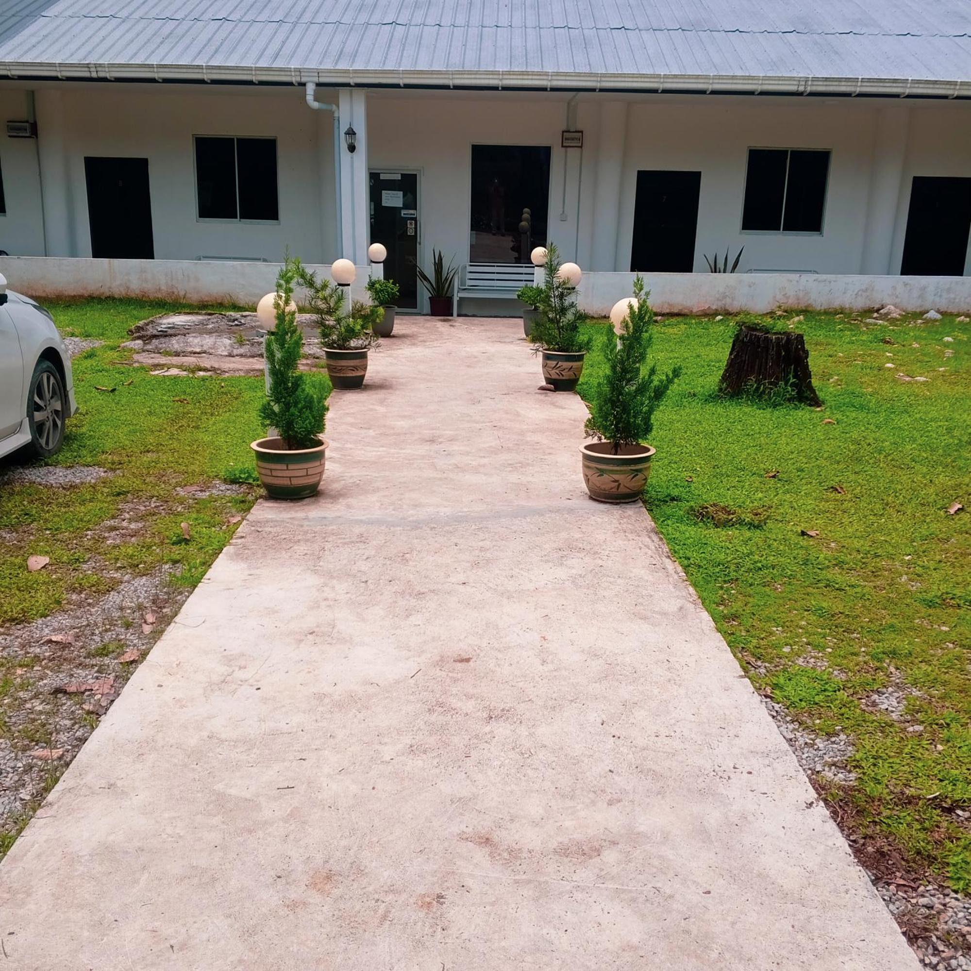 Sukau Tomanggong View Bed & Breakfast Exterior foto